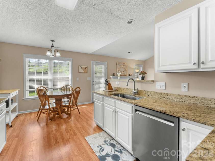 171 Rolling Meadow Road, Fletcher, NC 28732.  MLS# CAR4372180, YatesRealty ID 18589. Kitchen