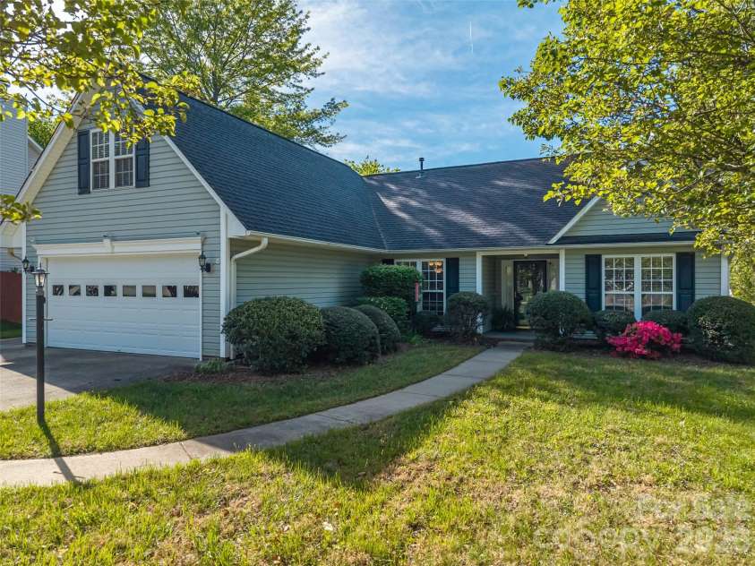 171 Rolling Meadow Road, Fletcher, NC 28732.  MLS# CAR4372180, YatesRealty ID 18589. Welcome Home