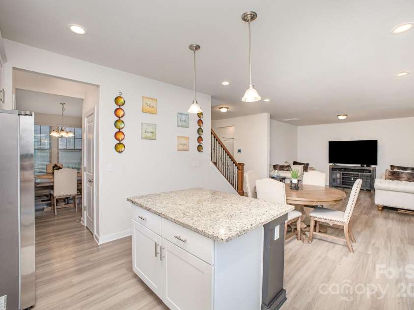 710 Anglin Forest Way, Charlotte, NC 28214.  MLS# CAR4244390, YatesRealty ID 18589. Kitchen