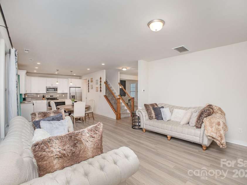710 Anglin Forest Way, Charlotte, NC 28214.  MLS# CAR4244390, YatesRealty ID 18589. Living Room