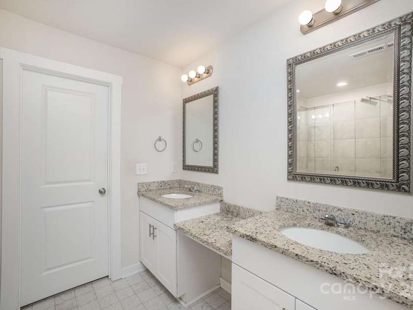 710 Anglin Forest Way, Charlotte, NC 28214.  MLS# CAR4244390, YatesRealty ID 18589. Owners Bath