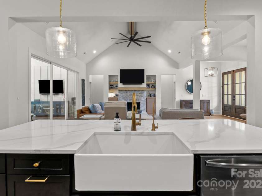 4465 Brancer Lane, Lincolnton, NC 28092.  MLS# CAR4285250, YatesRealty ID 1859. 