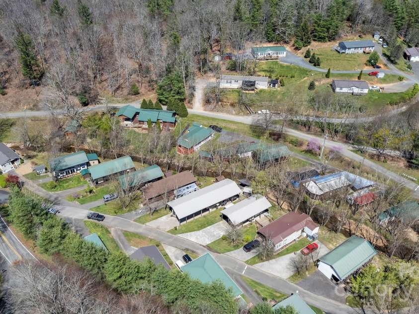 195 Finch Way, West Jefferson, NC 28694.  MLS# CAR4249763, YatesRealty ID 18590. 