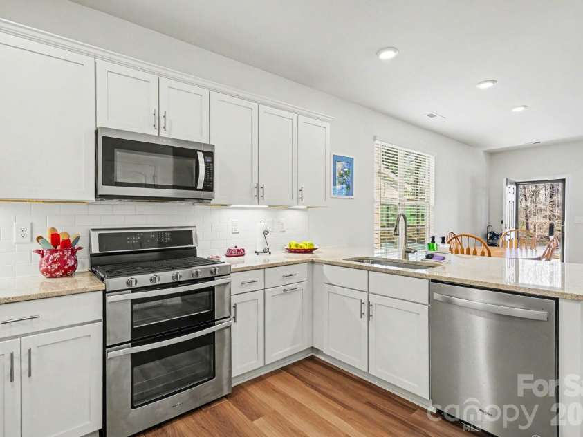 2343 Mount Harmony Church Road, Matthews, NC 28104.  MLS# CAR4360217, YatesRealty ID 18591. Kitchen