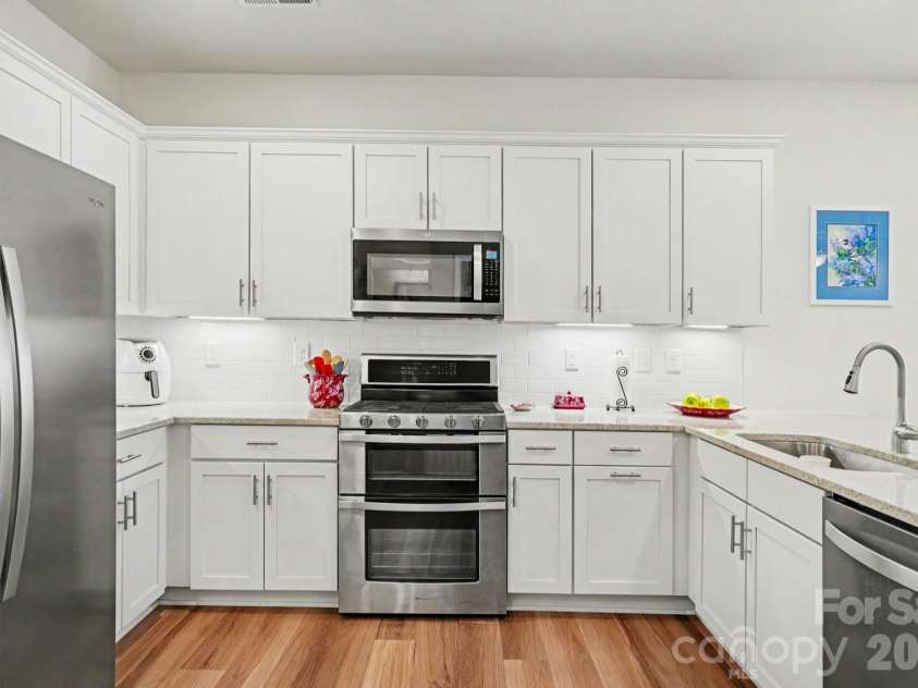 2343 Mount Harmony Church Road, Matthews, NC 28104.  MLS# CAR4360217, YatesRealty ID 18591. Kitchen