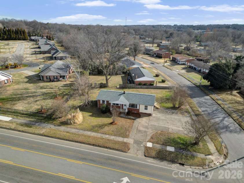 328 Old Concord Road, Salisbury, NC 28144.  MLS# CAR4344941, YatesRealty ID 18592. 