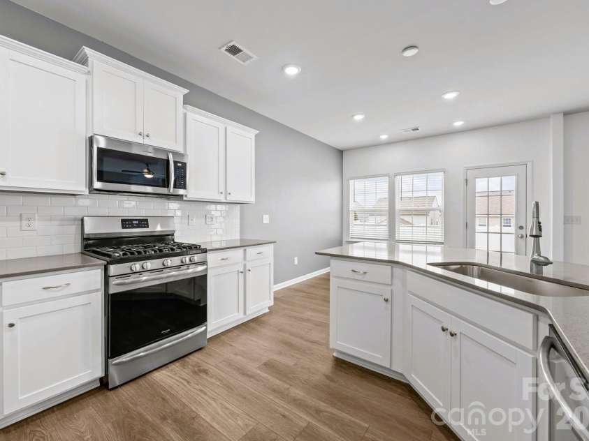 5775 Soft Shell Drive, Lancaster, SC 29720.  MLS# CAR4340561, YatesRealty ID 18593. Deluxe Kitchen