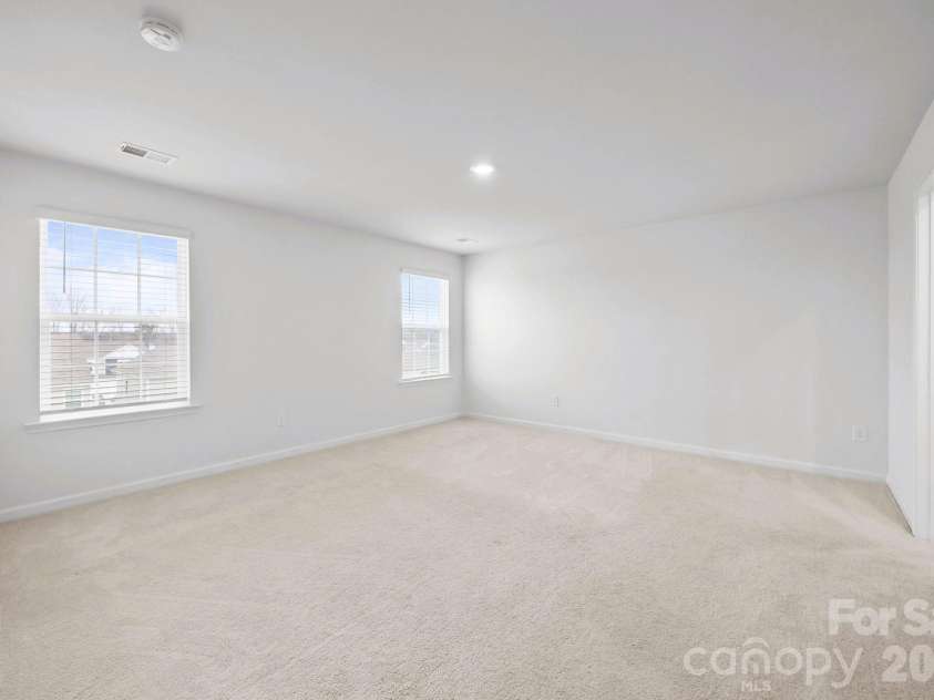 5775 Soft Shell Drive, Lancaster, SC 29720.  MLS# CAR4340561, YatesRealty ID 18593. Spacious Master Suite