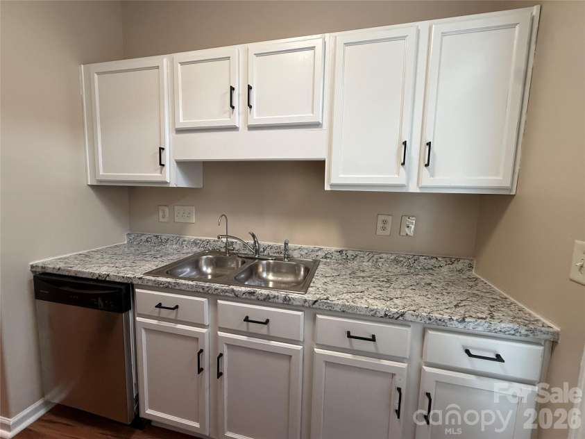 8134 Kings Creek Drive, Charlotte, NC 28273.  MLS# CAR4377263, YatesRealty ID 18593. 