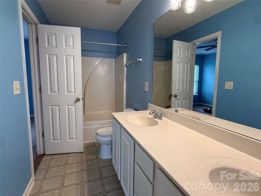 8134 Kings Creek Drive, Charlotte, NC 28273.  MLS# CAR4377263, YatesRealty ID 18593. 