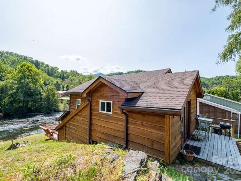 5430 Ela Road, Whittier, NC 28789.  MLS# CAR4261259, YatesRealty ID 18594. 