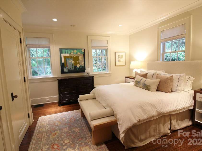 1137 Queens Road, Charlotte, NC 28207.  MLS# CAR4269020, YatesRealty ID 18596. 