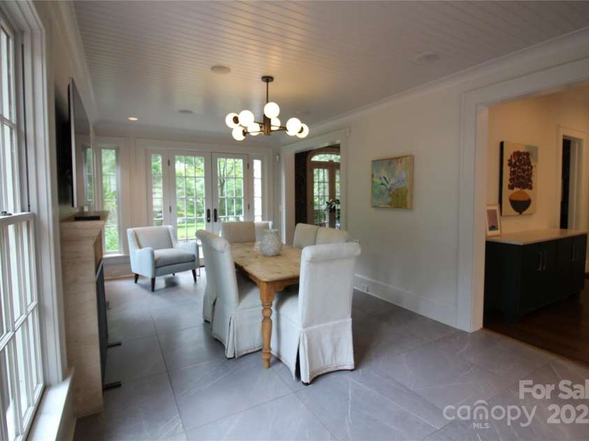 1137 Queens Road, Charlotte, NC 28207.  MLS# CAR4269020, YatesRealty ID 18596. 