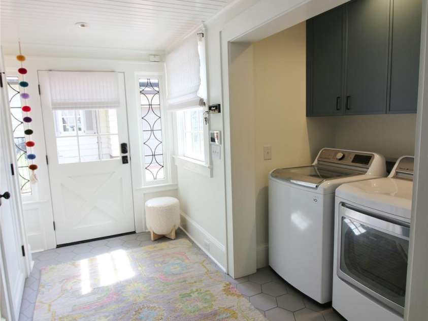 1137 Queens Road, Charlotte, NC 28207.  MLS# CAR4269020, YatesRealty ID 18596. 