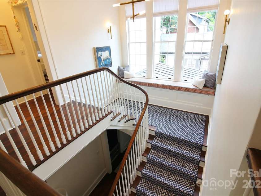 1137 Queens Road, Charlotte, NC 28207.  MLS# CAR4269020, YatesRealty ID 18596. 
