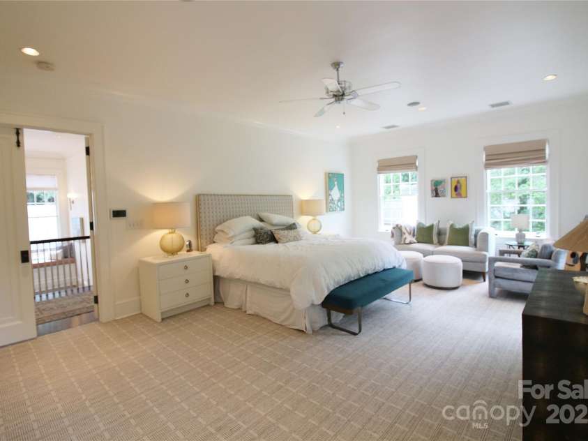 1137 Queens Road, Charlotte, NC 28207.  MLS# CAR4269020, YatesRealty ID 18596. 