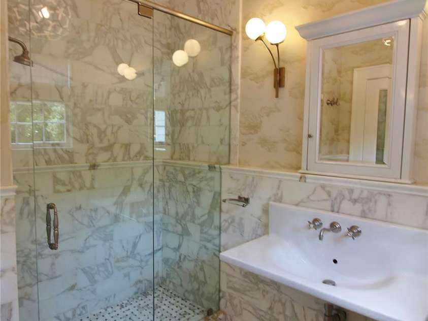 1137 Queens Road, Charlotte, NC 28207.  MLS# CAR4269020, YatesRealty ID 18596. 