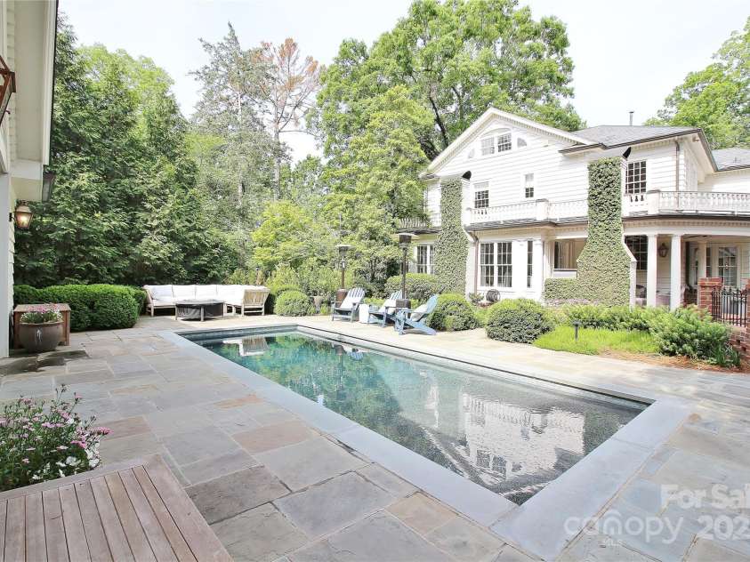 1137 Queens Road, Charlotte, NC 28207.  MLS# CAR4269020, YatesRealty ID 18596. 