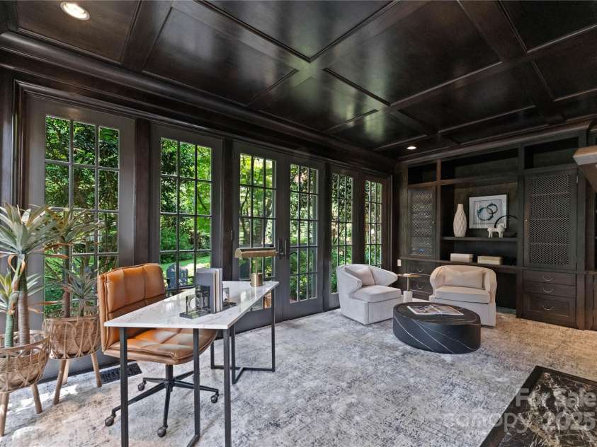 1137 Queens Road, Charlotte, NC 28207.  MLS# CAR4296998, YatesRealty ID 18596. Study