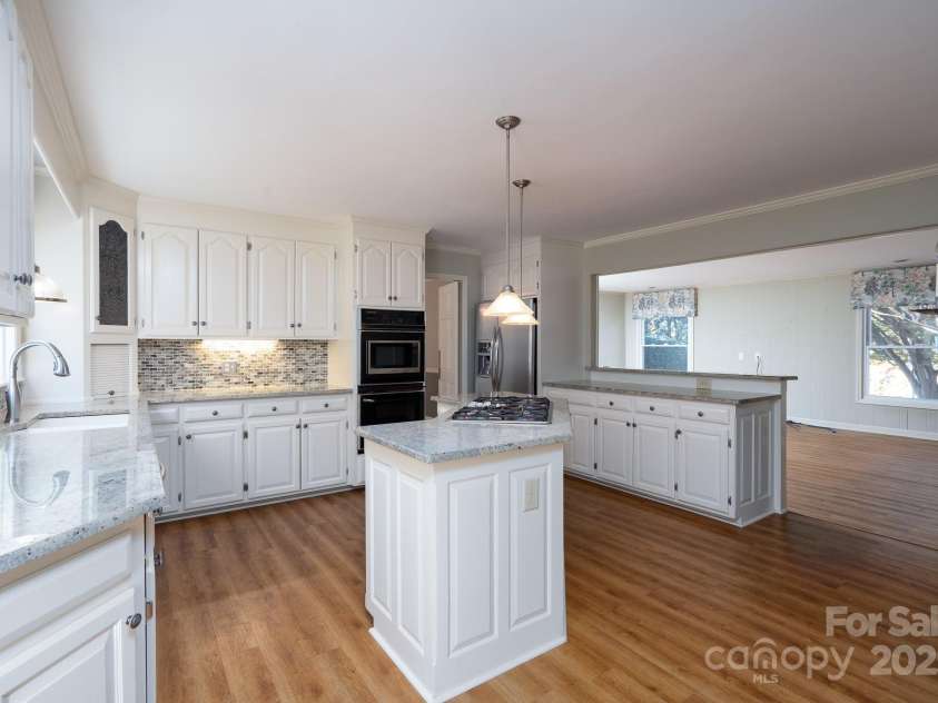 758 Williamsburg Drive, Concord, NC 28025.  MLS# CAR4248248, YatesRealty ID 18597. 