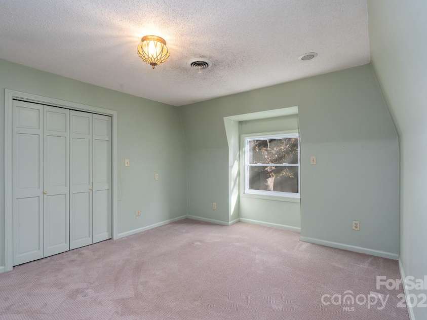 758 Williamsburg Drive, Concord, NC 28025.  MLS# CAR4248248, YatesRealty ID 18597. 