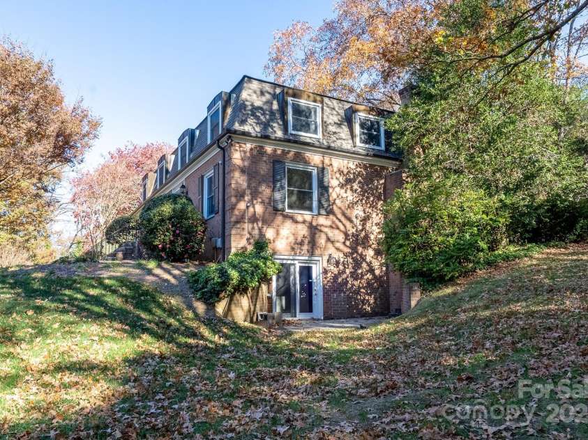 758 Williamsburg Drive, Concord, NC 28025.  MLS# CAR4248248, YatesRealty ID 18597. 