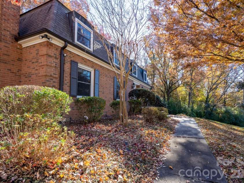758 Williamsburg Drive, Concord, NC 28025.  MLS# CAR4248248, YatesRealty ID 18597. 