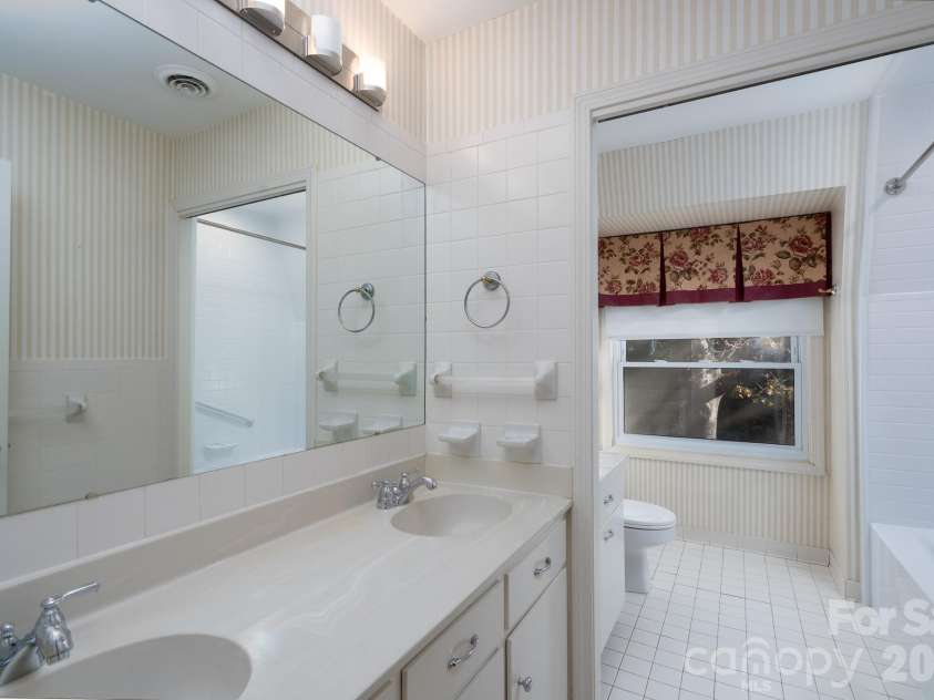 758 Williamsburg Drive, Concord, NC 28025.  MLS# CAR4248248, YatesRealty ID 18597. Full Bath Upstairs