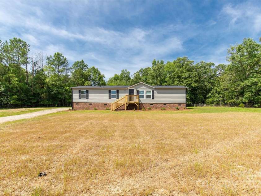 2007 Sugar Hill Road, York, SC 29745.  MLS# CAR4269310, YatesRealty ID 18598. 