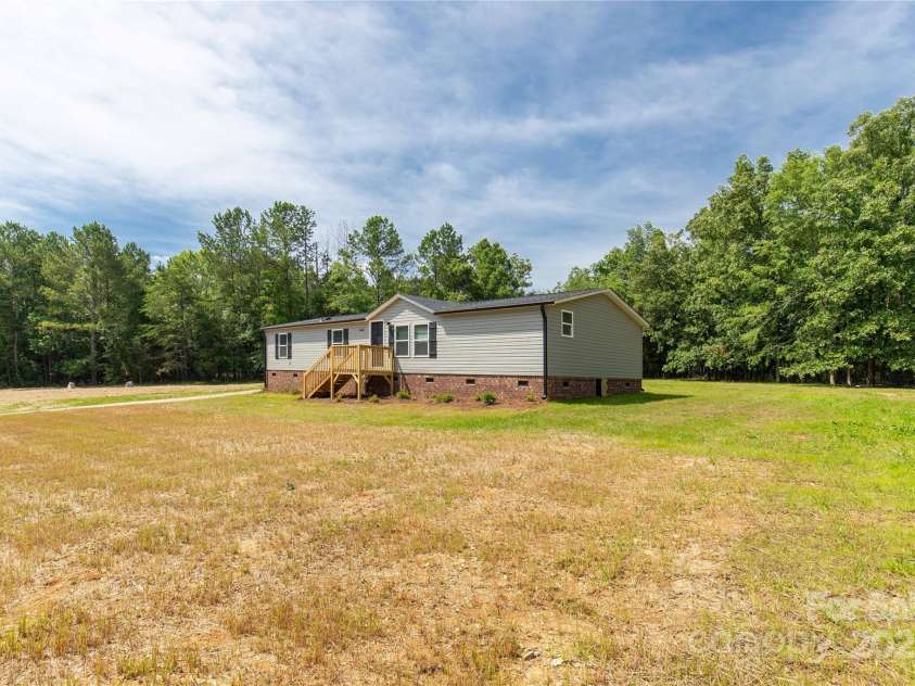 2007 Sugar Hill Road, York, SC 29745.  MLS# CAR4269310, YatesRealty ID 18598. 