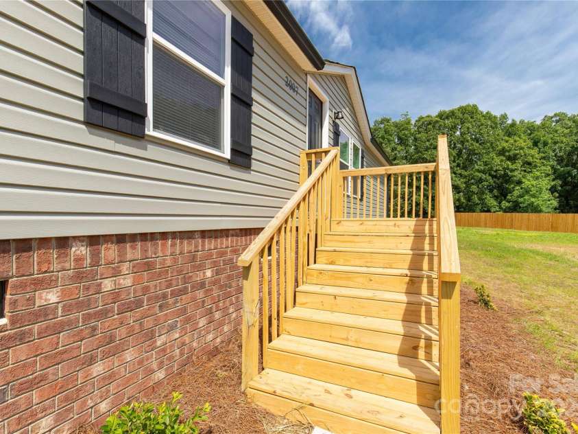 2007 Sugar Hill Road, York, SC 29745.  MLS# CAR4269310, YatesRealty ID 18598. 