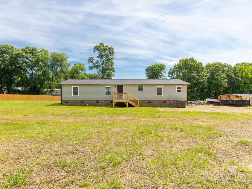 2007 Sugar Hill Road, York, SC 29745.  MLS# CAR4269310, YatesRealty ID 18598. 