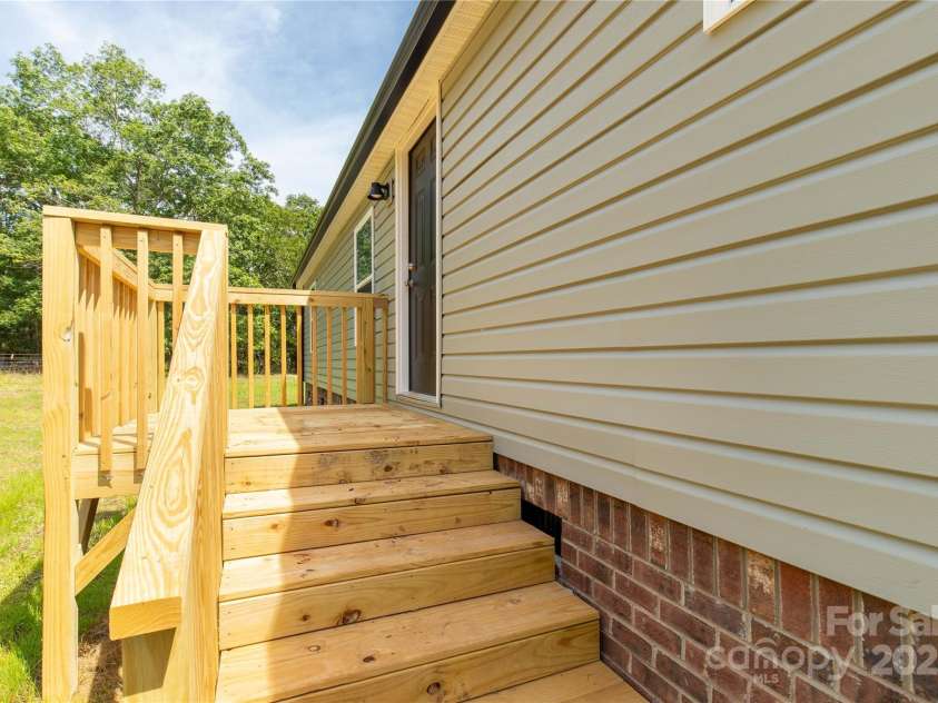 2007 Sugar Hill Road, York, SC 29745.  MLS# CAR4269310, YatesRealty ID 18598. 