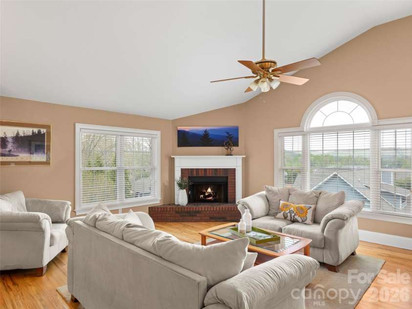 36 Ashley Woods Drive, Arden, NC 28704.  MLS# CAR4370247, YatesRealty ID 18598. 