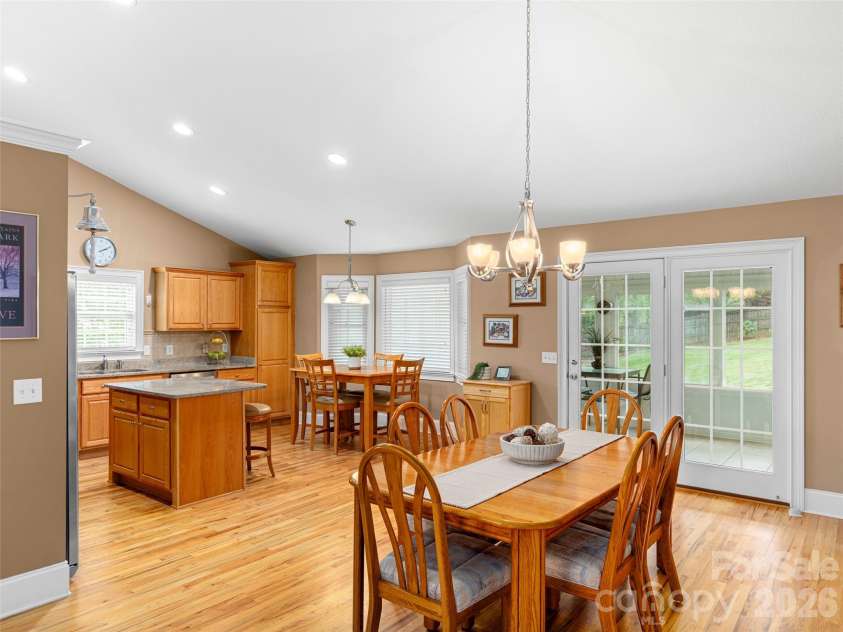 36 Ashley Woods Drive, Arden, NC 28704.  MLS# CAR4370247, YatesRealty ID 18598. 