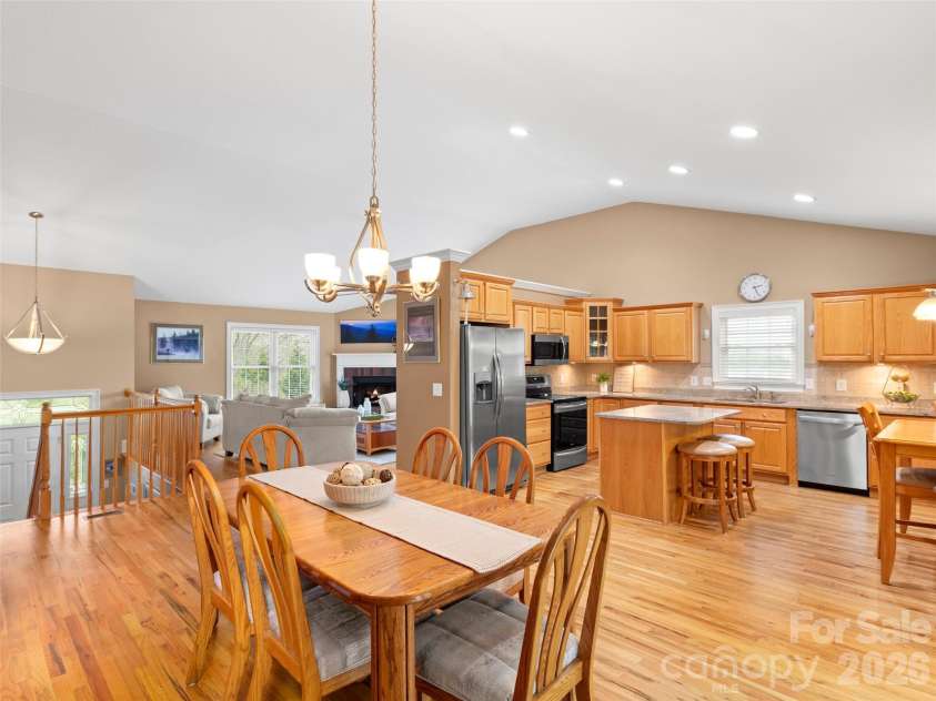 36 Ashley Woods Drive, Arden, NC 28704.  MLS# CAR4370247, YatesRealty ID 18598. 