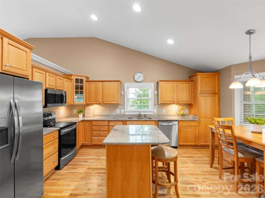 36 Ashley Woods Drive, Arden, NC 28704.  MLS# CAR4370247, YatesRealty ID 18598. 