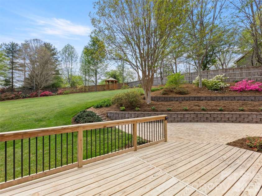 36 Ashley Woods Drive, Arden, NC 28704.  MLS# CAR4370247, YatesRealty ID 18598. 