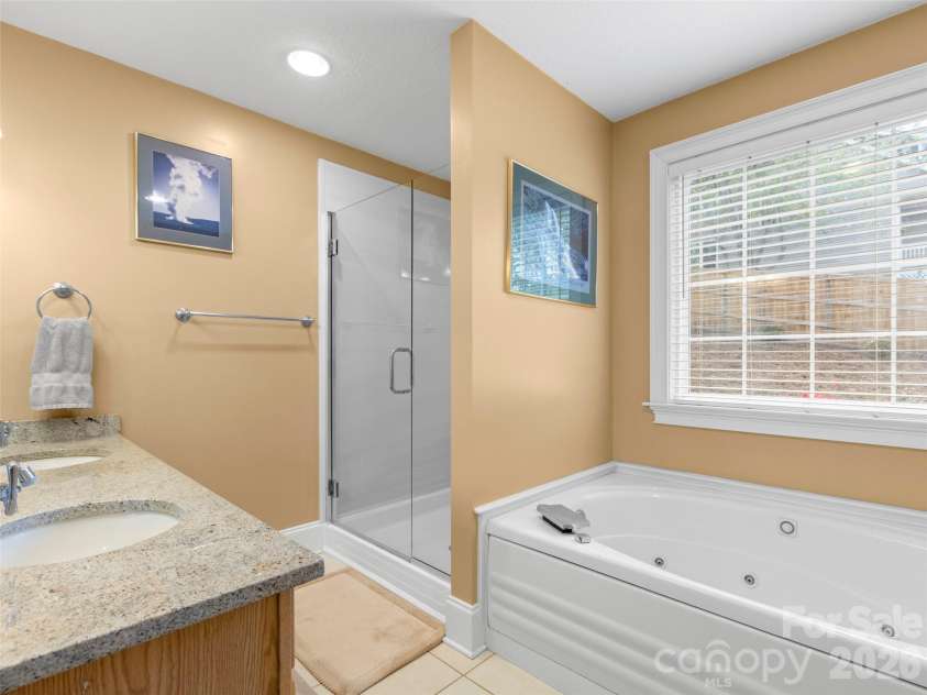 36 Ashley Woods Drive, Arden, NC 28704.  MLS# CAR4370247, YatesRealty ID 18598. 
