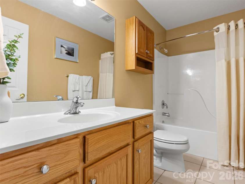 36 Ashley Woods Drive, Arden, NC 28704.  MLS# CAR4370247, YatesRealty ID 18598. 
