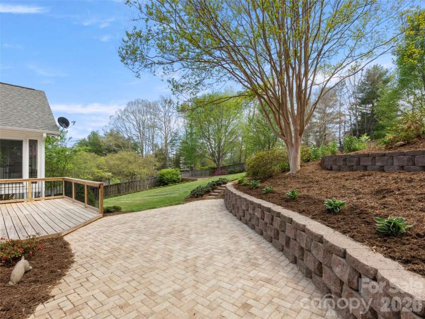 36 Ashley Woods Drive, Arden, NC 28704.  MLS# CAR4370247, YatesRealty ID 18598. 
