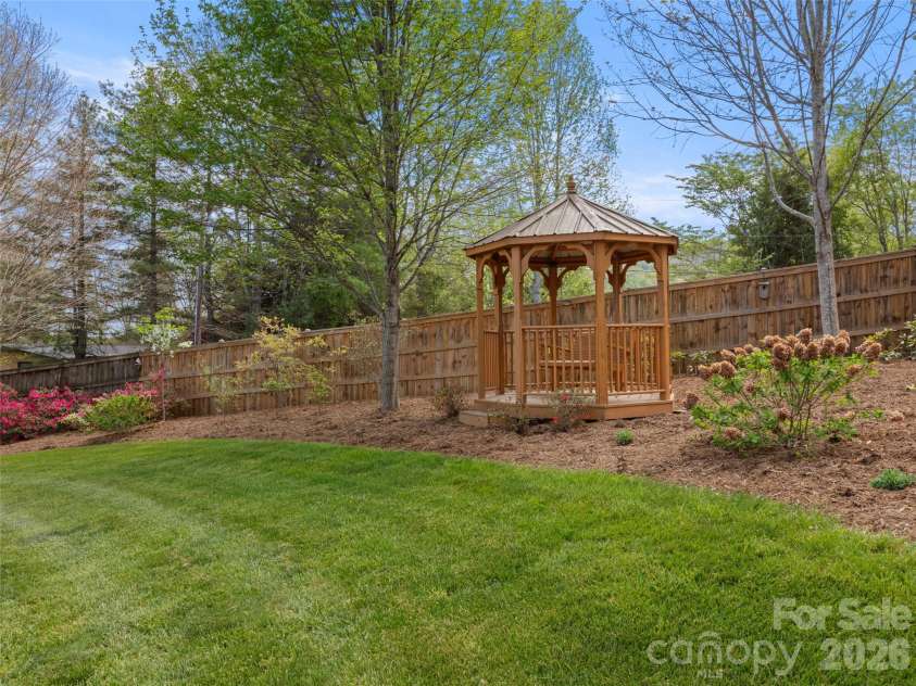 36 Ashley Woods Drive, Arden, NC 28704.  MLS# CAR4370247, YatesRealty ID 18598. 