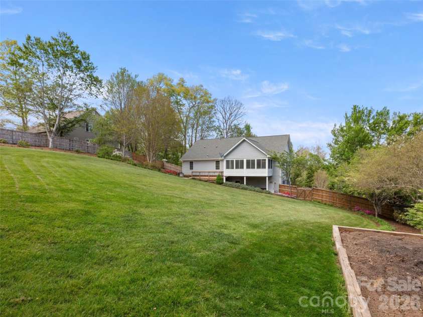 36 Ashley Woods Drive, Arden, NC 28704.  MLS# CAR4370247, YatesRealty ID 18598. 