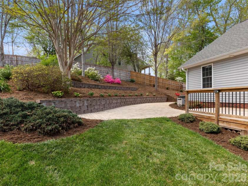 36 Ashley Woods Drive, Arden, NC 28704.  MLS# CAR4370247, YatesRealty ID 18598. 