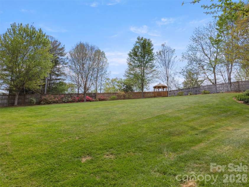 36 Ashley Woods Drive, Arden, NC 28704.  MLS# CAR4370247, YatesRealty ID 18598. 