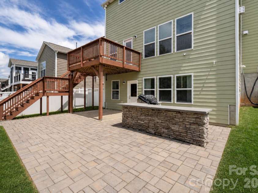 8763 Gladden Hill Lane, Fort Mill, SC 29715.  MLS# CAR4366003, YatesRealty ID 18599. 
