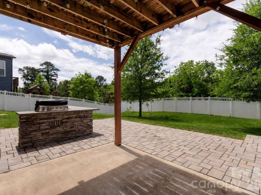 8763 Gladden Hill Lane, Fort Mill, SC 29715.  MLS# CAR4366003, YatesRealty ID 18599. 