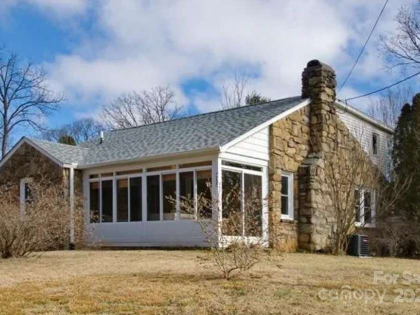 365 Old Haw Creek Road, Asheville, NC 28805.  MLS# CAR4307424, YatesRealty ID 186. 