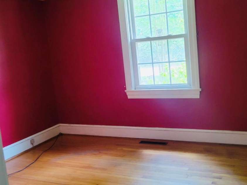 910 Parham Street, Henderson, NC 27536.  MLS# CAR4259921, YatesRealty ID 186. 