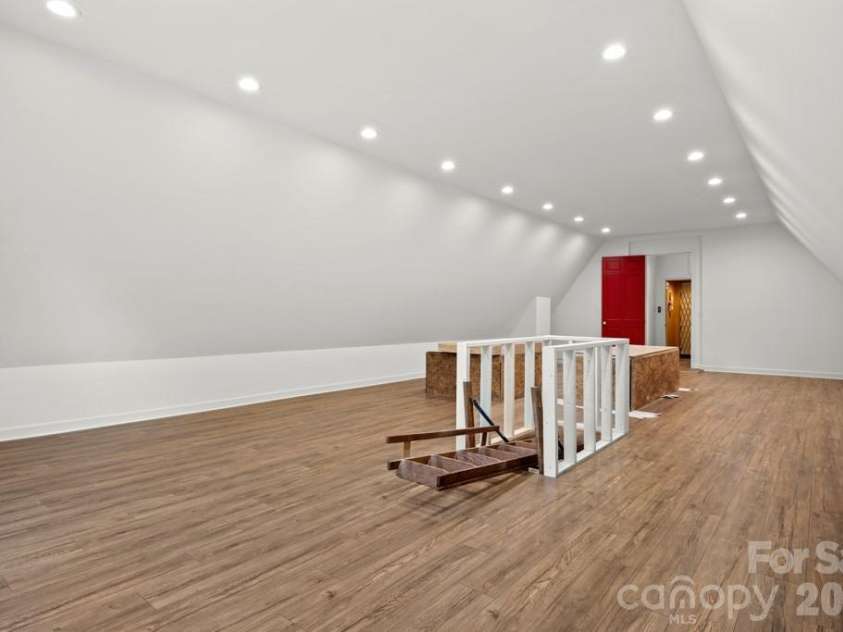 5335 Lansing Drive, Charlotte, NC 28270.  MLS# CAR4366820, YatesRealty ID 18600. 